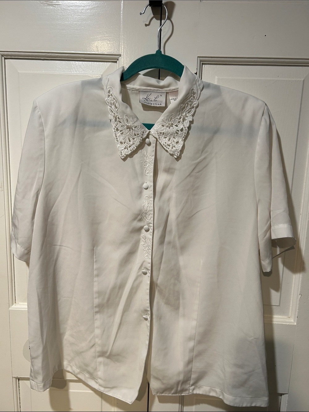 Vintage Kathie Lee Collection White Embroidered Pearl-Trim Blouse